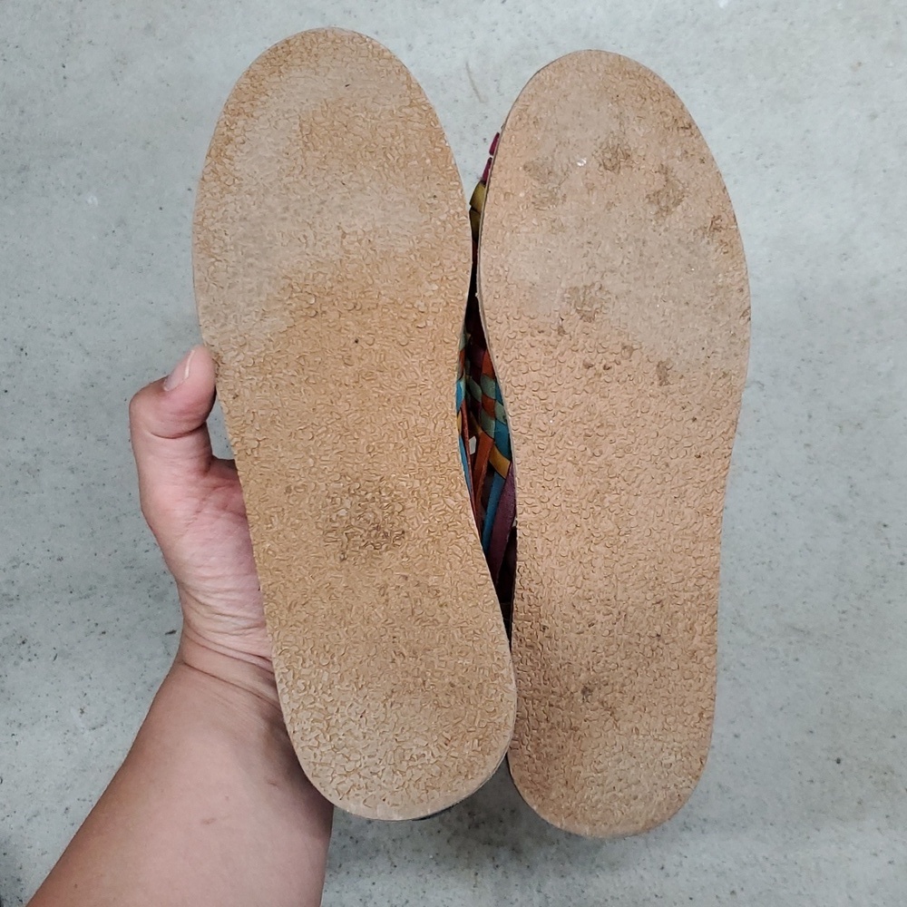 Artesanias Cabezas Multicolor Leather Huarache Flats - Picture 5 of 6